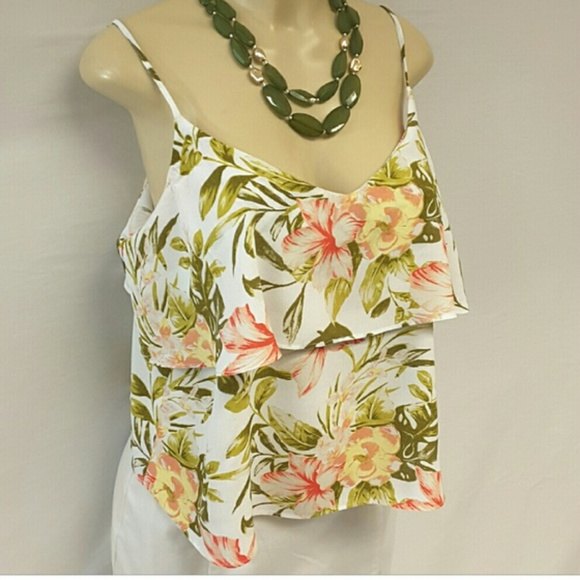 Forever 21 Tops - FOREVER 21, Floral Crop Top, size Large